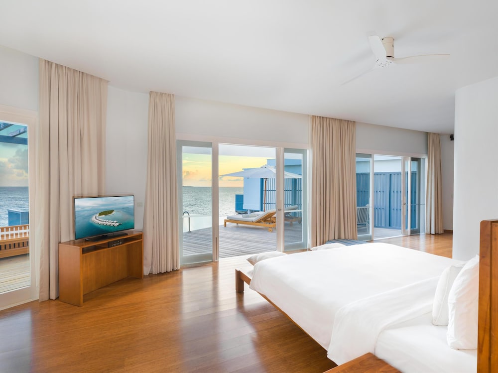 Lagoon, Water Pool Villa, King Bed