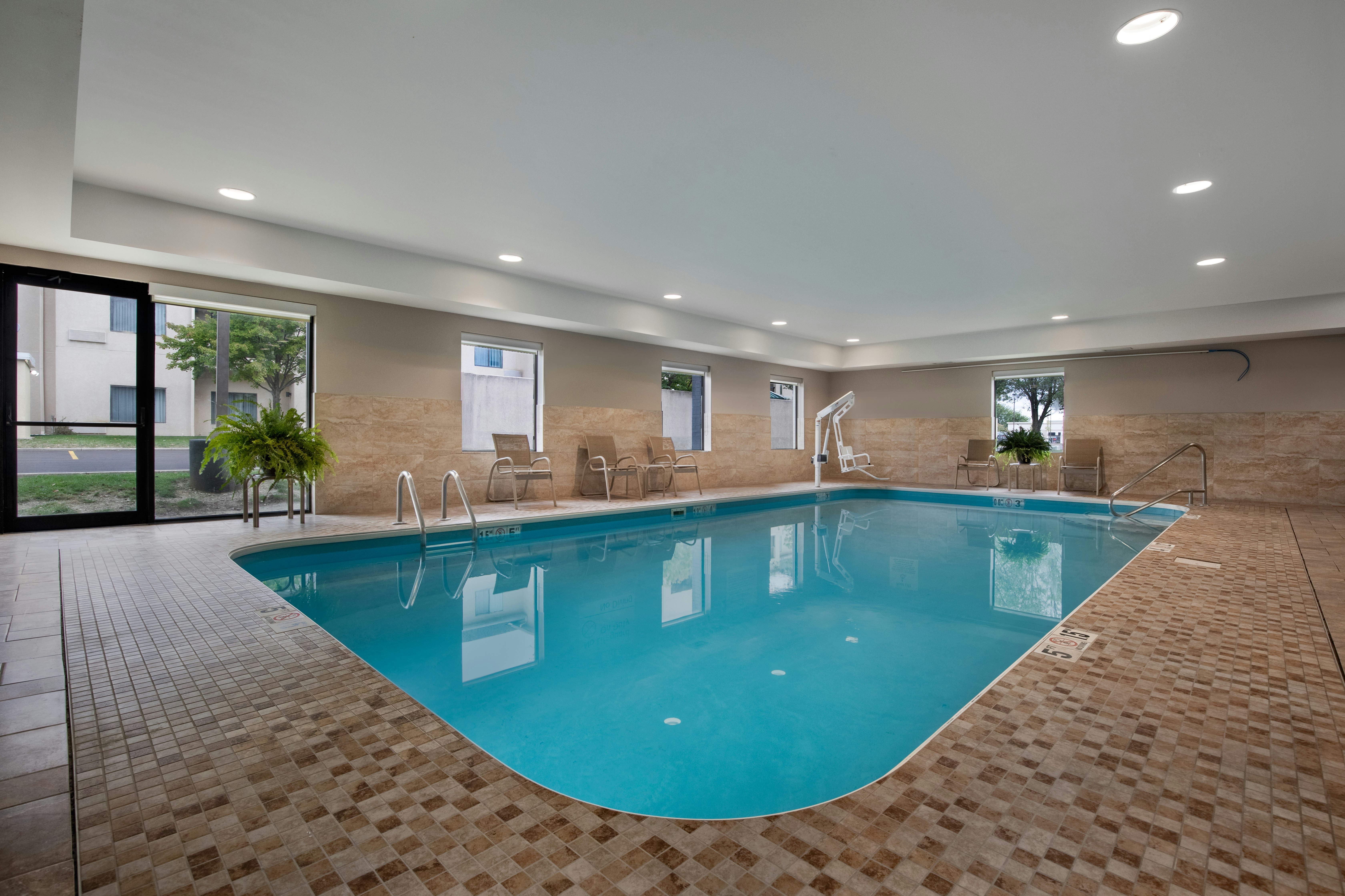 Hampton Inn Suites Dayton Vandalia 64/68