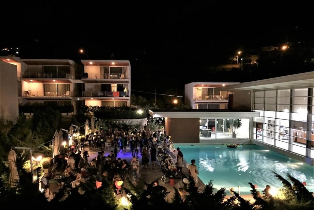 SPORTING CLUB RESORT 8/48
