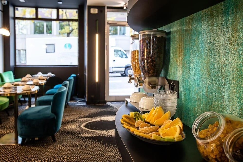 Hotel Pilime Formerly Hotel Aurore Montmartre 57/62