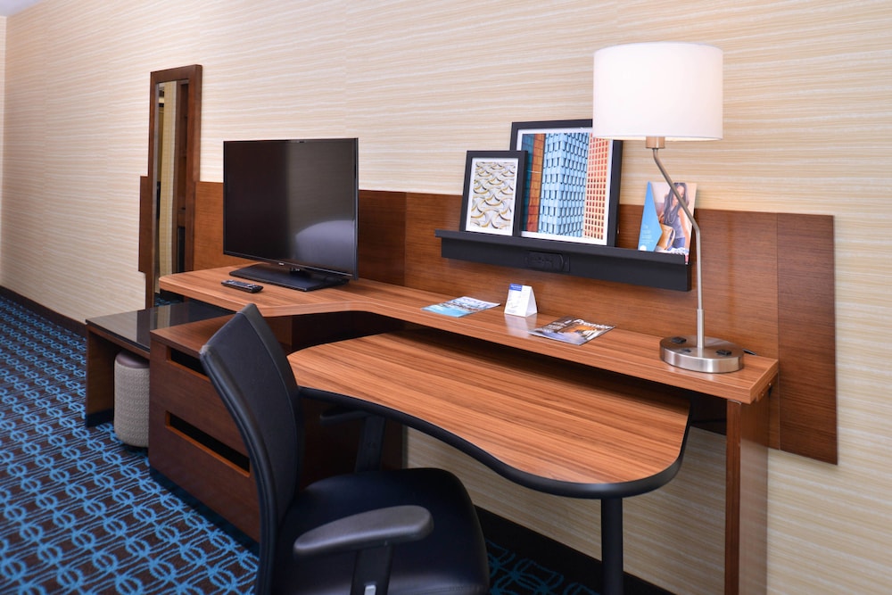 Fairfield Inn Suites Farmington 39/43