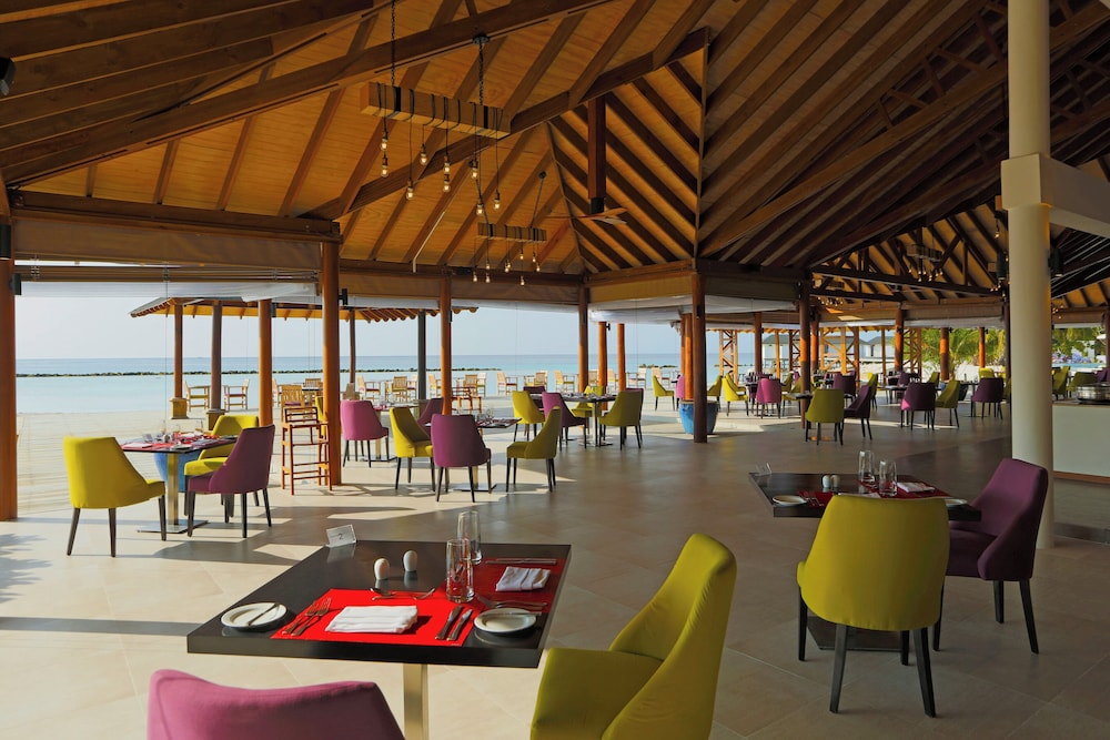 Cinnamon Dhonveli Maldives 75/89