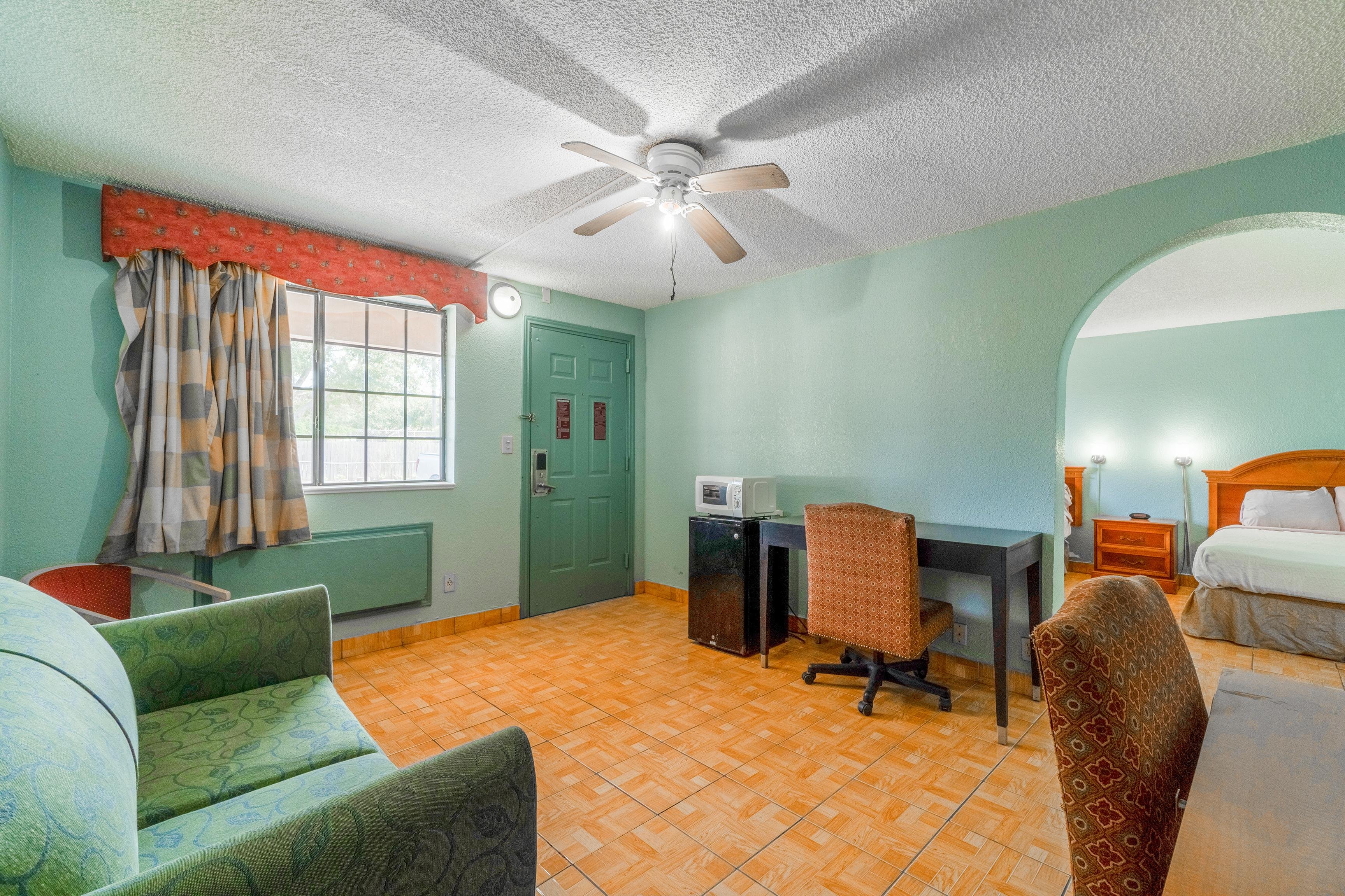 Lone Star Inn & Suites Harlingen TX 38/60