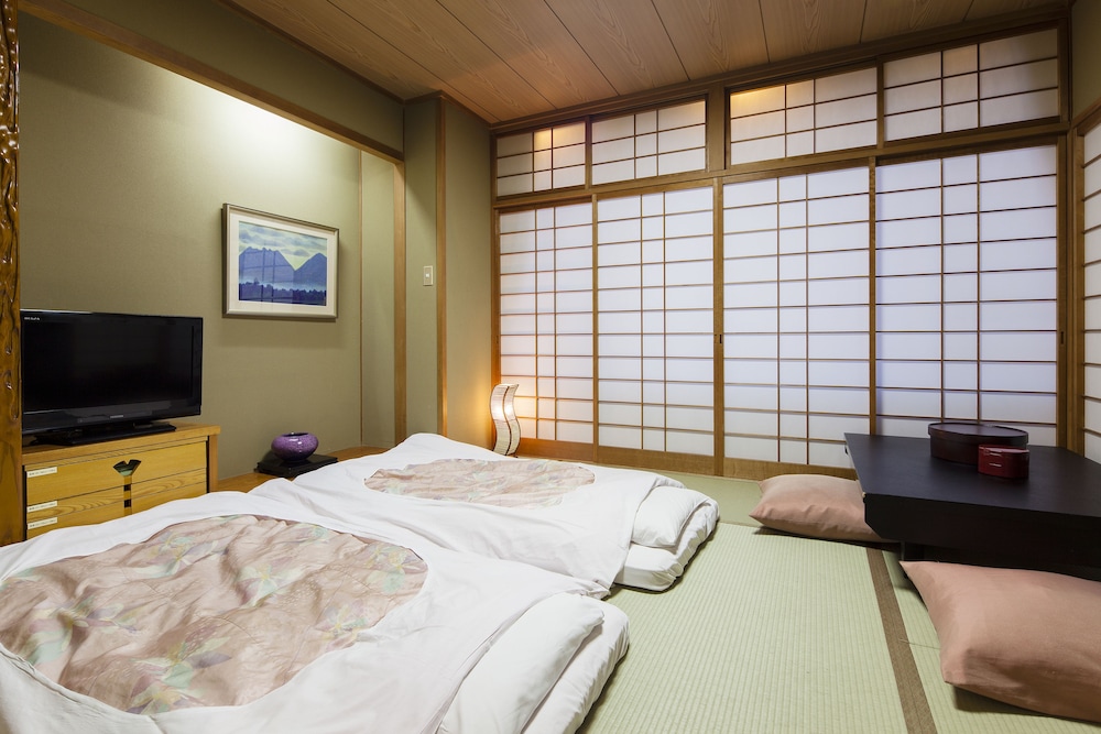 TRADITIONAL, PRIVATE BATHROOM, TATAMI
