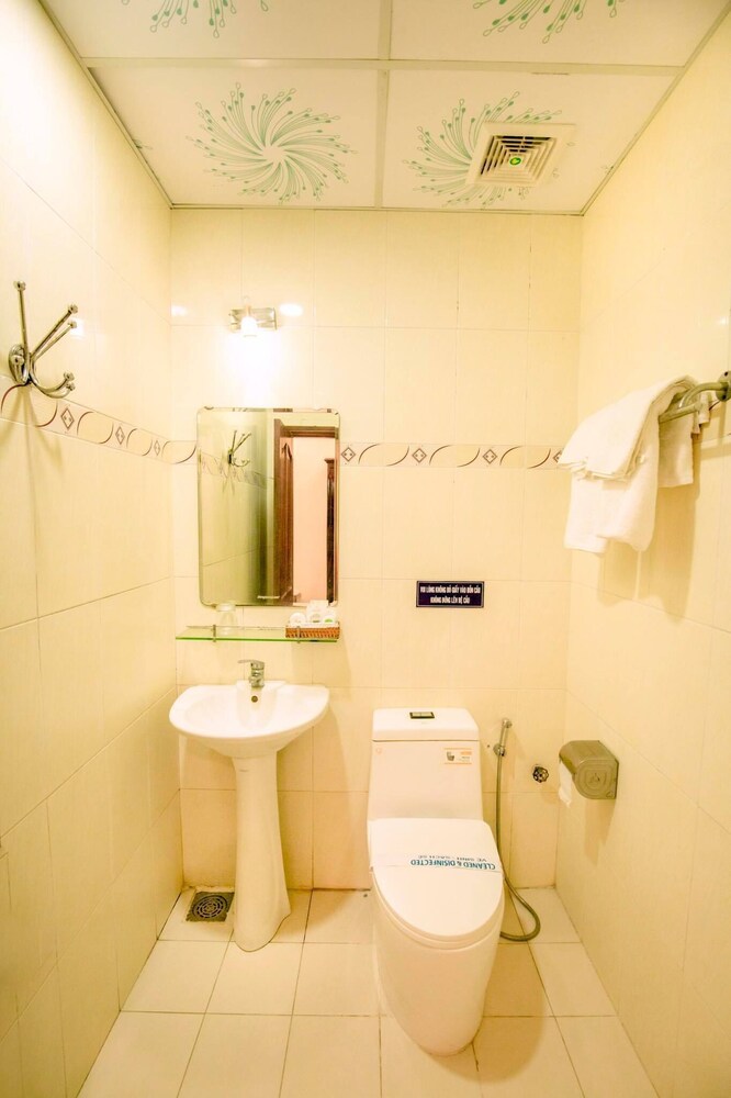 Y Linh Hotel 55/58