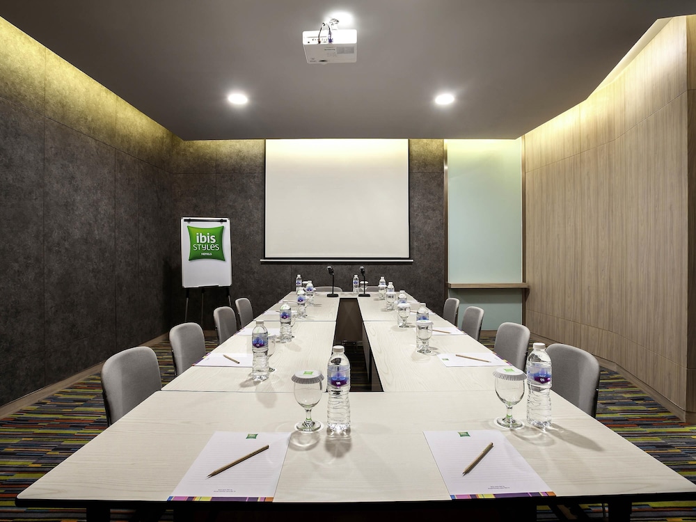 Ibis Styles Jakarta Sunter 53/62