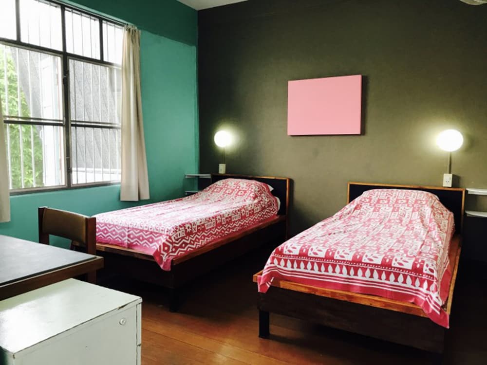 60 Bluehouse - Hostel 18/40