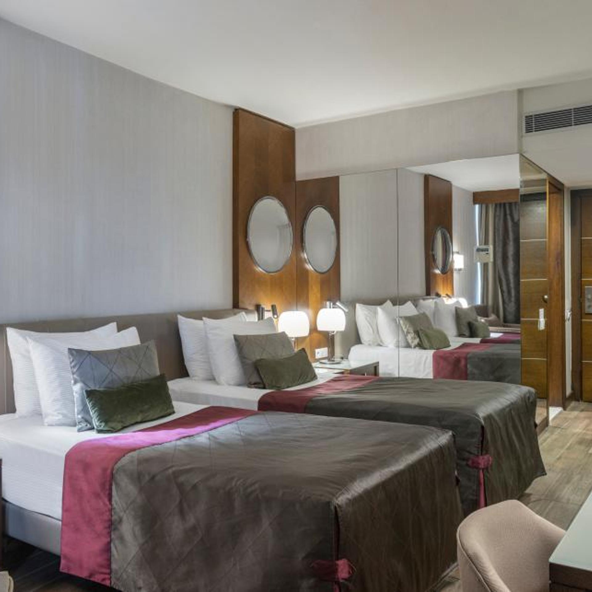 Deluxe, Double or Twin Bed, Adult Only, Pool Access