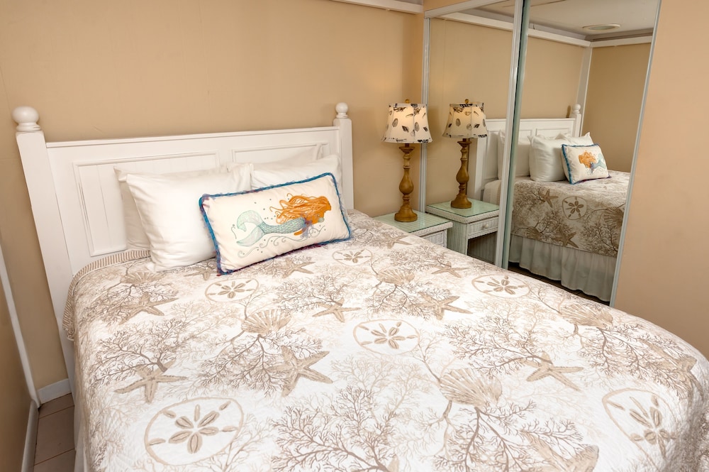 Cedar Cove Resort & Cottages 43/78