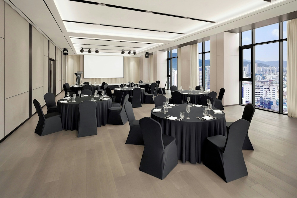 AC Hotel Seoul Geumjeong 38/48