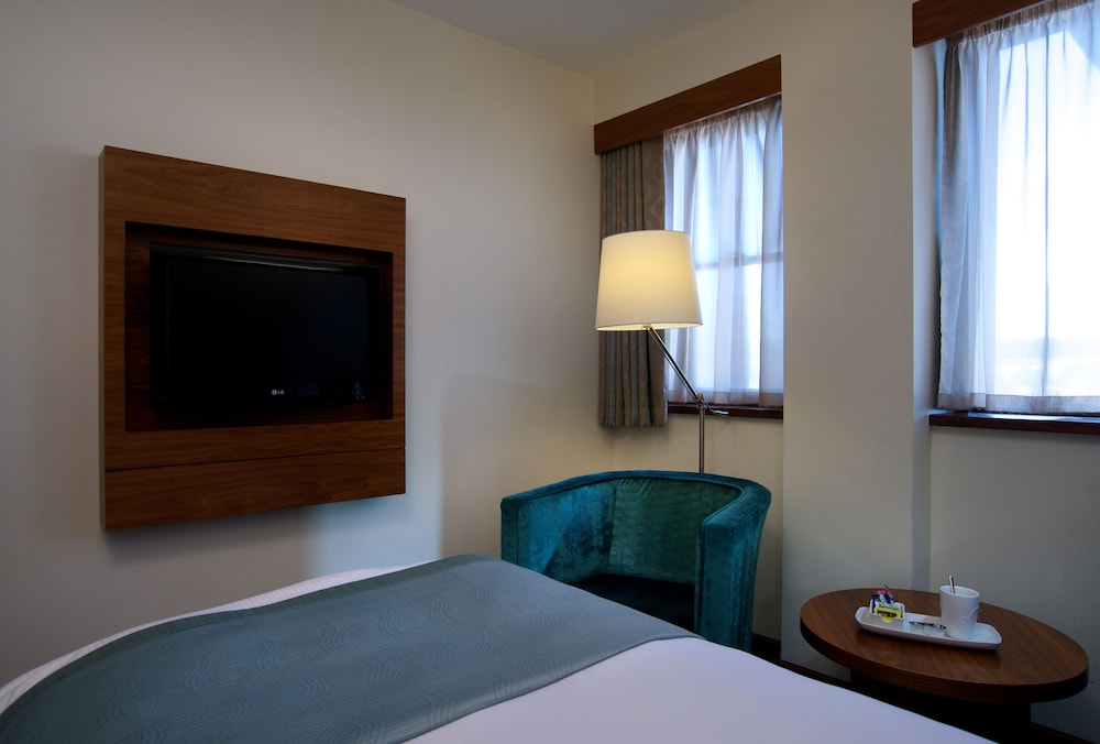 The View Hotel 25/65