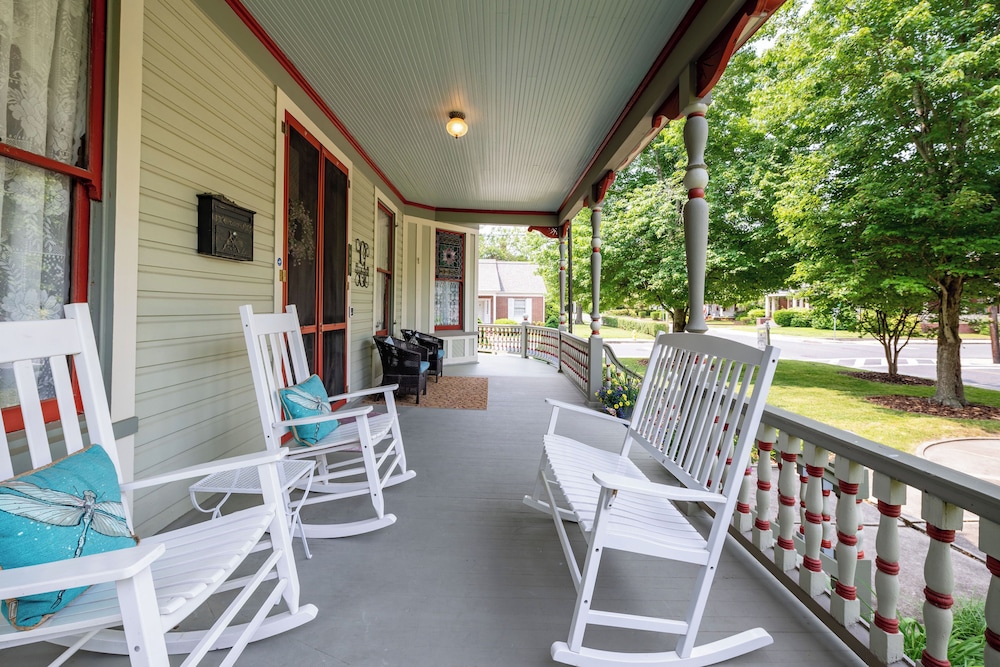 Gillis Grier Bed and Breakfast 42/50