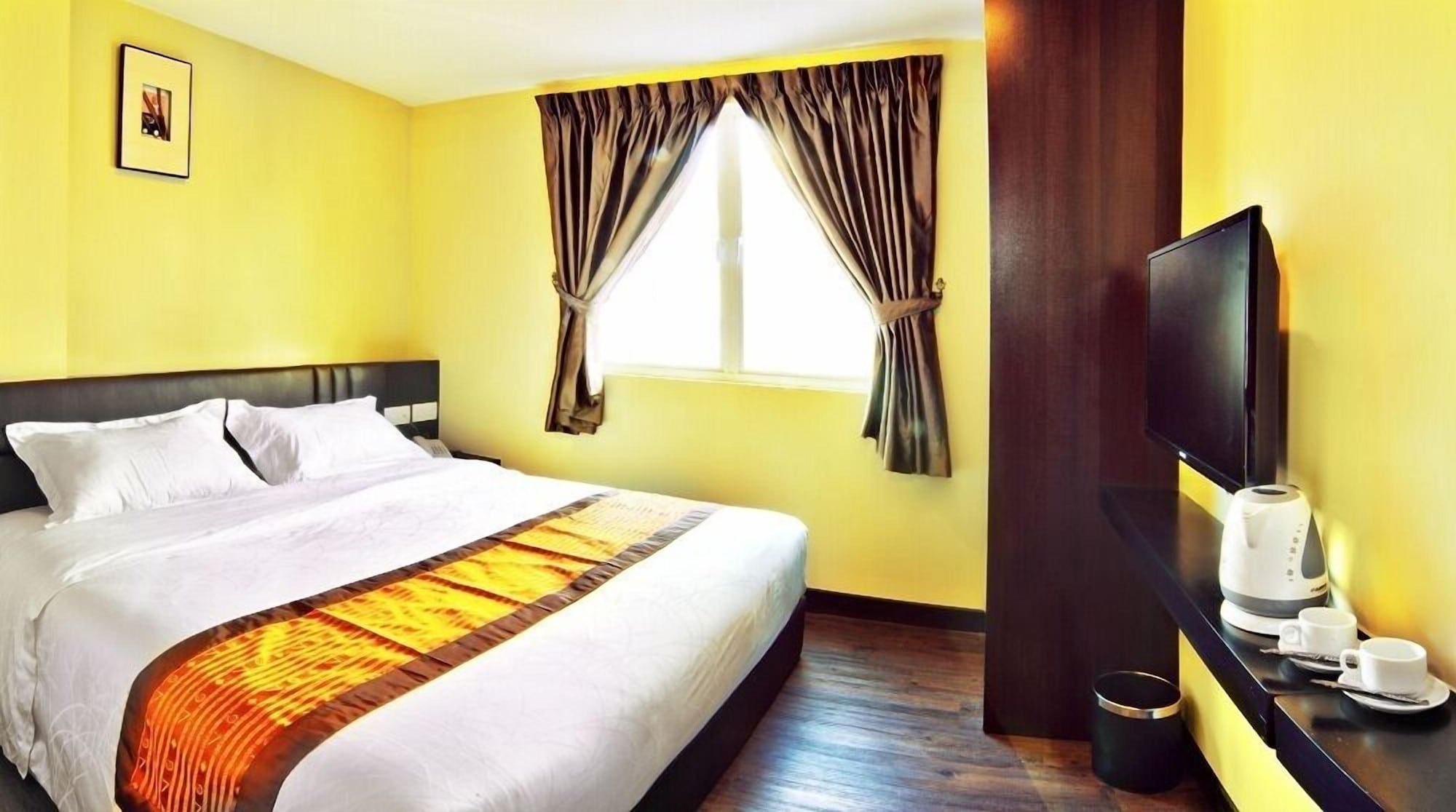Super, Deluxe, King Bed 2/7