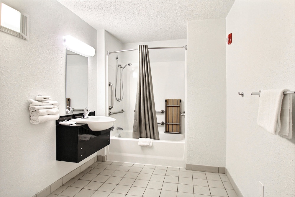 Motel6 Middleburg Heights, OH - Cleveland 25/49
