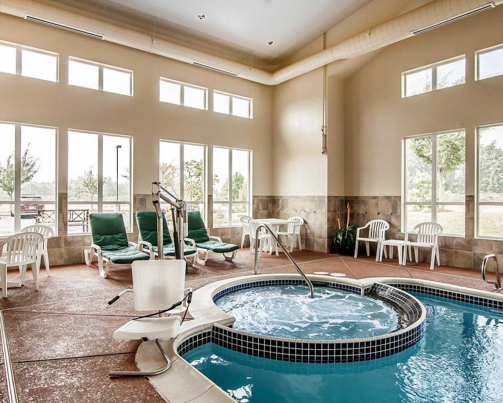 Comfort Inn and Suites Creswell 7/45