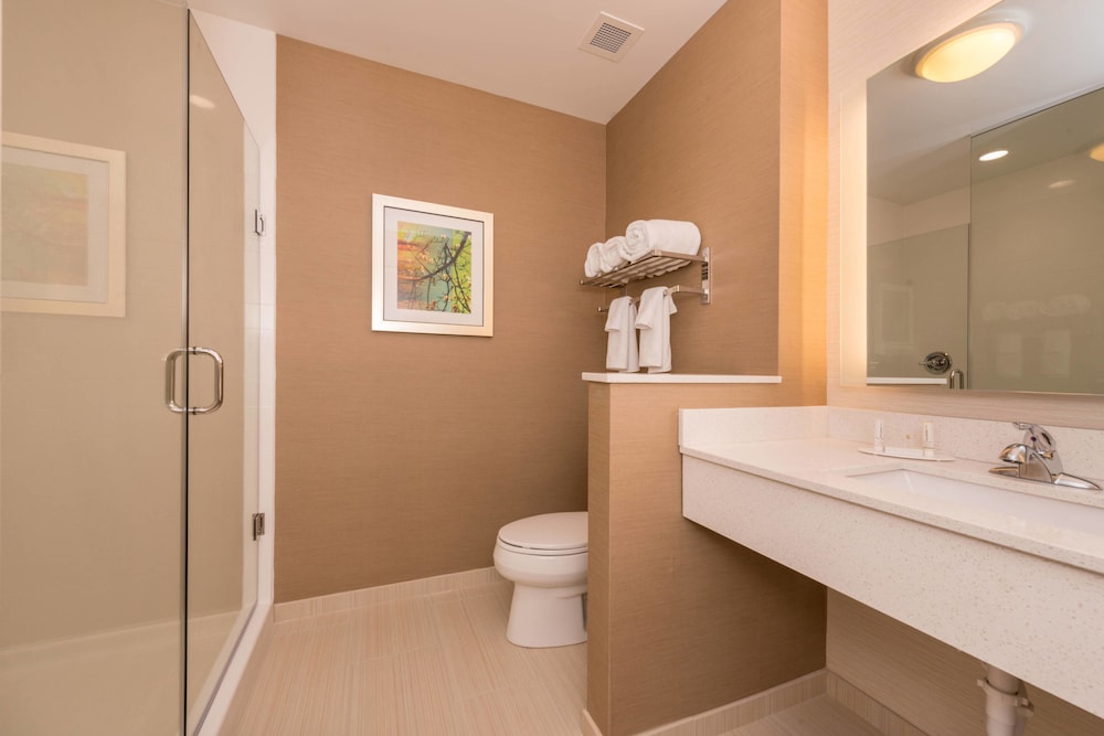 Fairfield Inn And Suites By Marriott Huntington 12/46