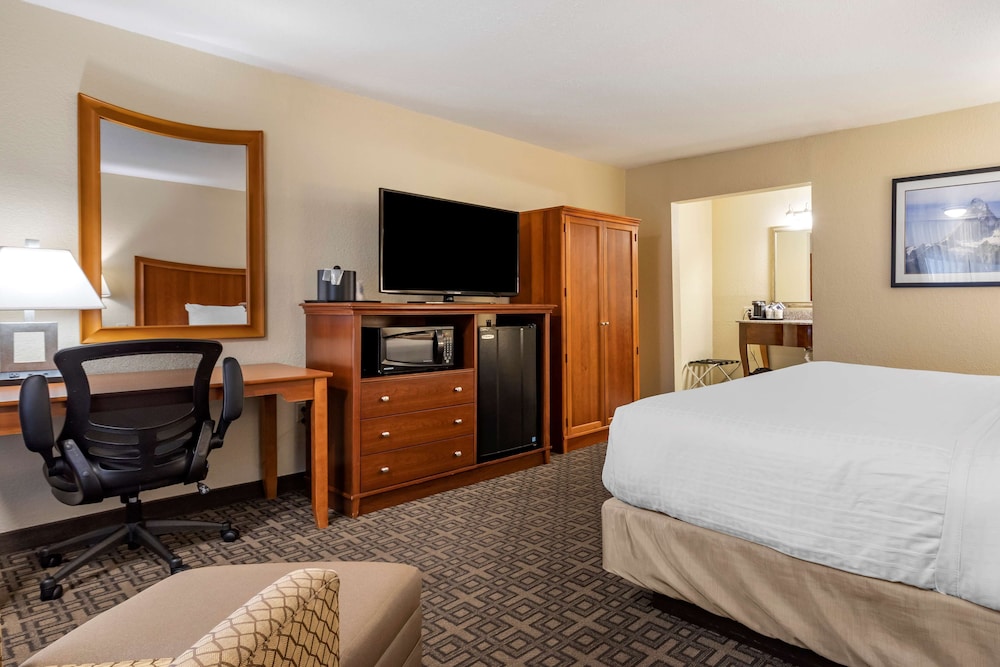 Best Western Swiss Clock Inn 10/35