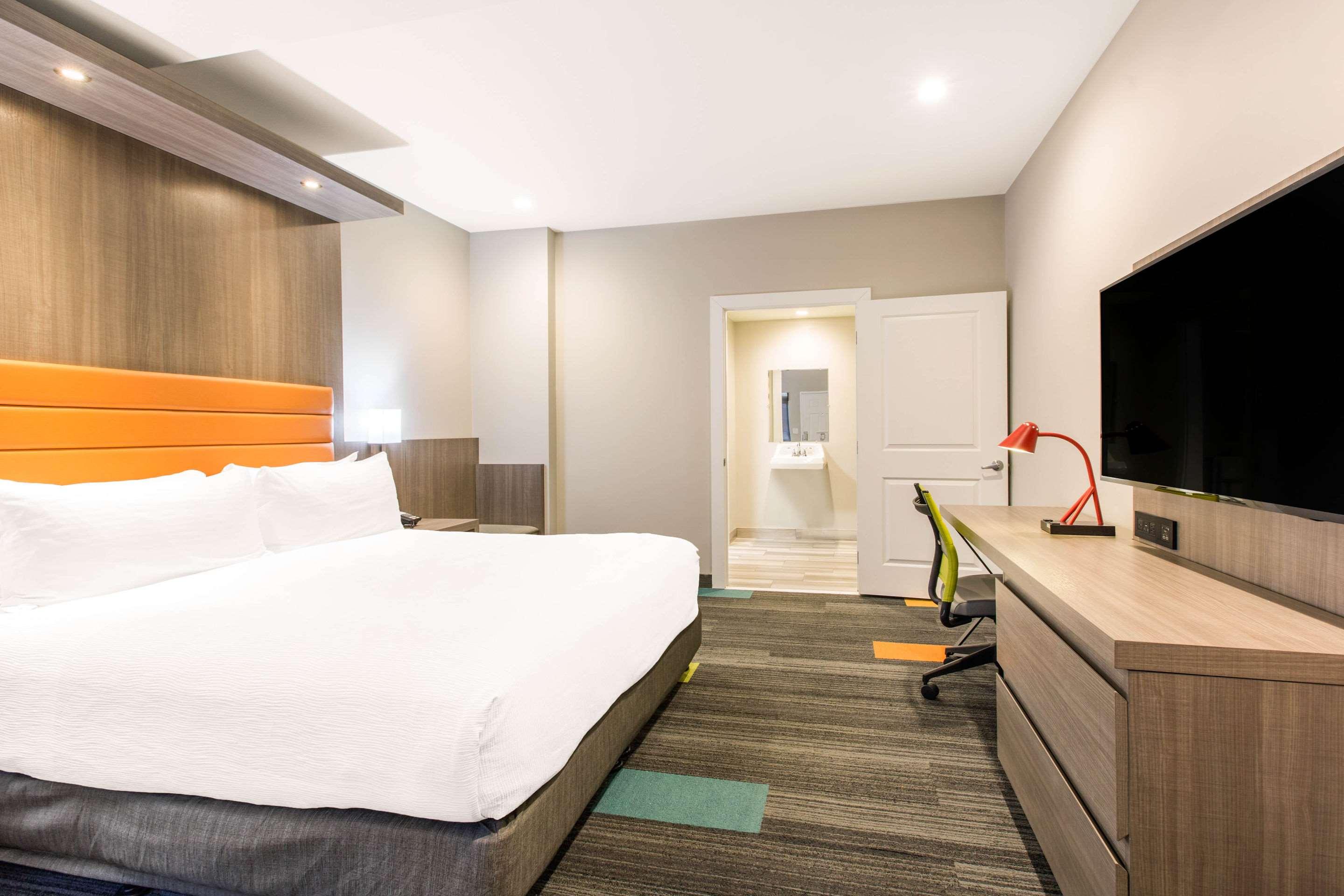 ROOM, 2 QUEEN BEDS