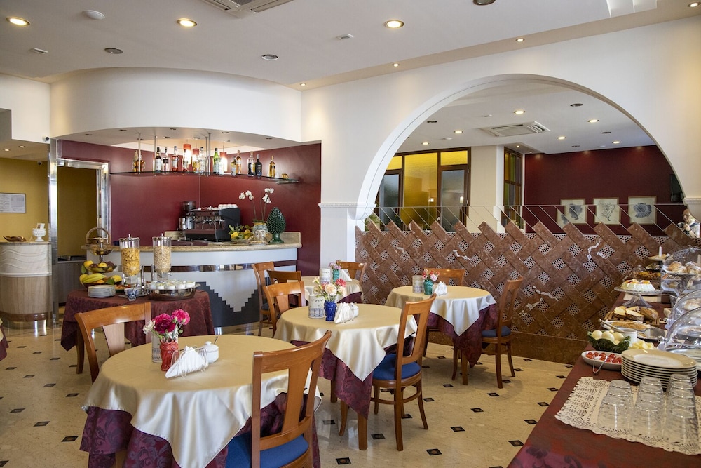 Hotel *** Riva Del Sole 32/47