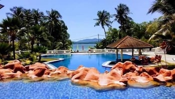 THE ORIENT STAR RESORT LUMUT 38/39