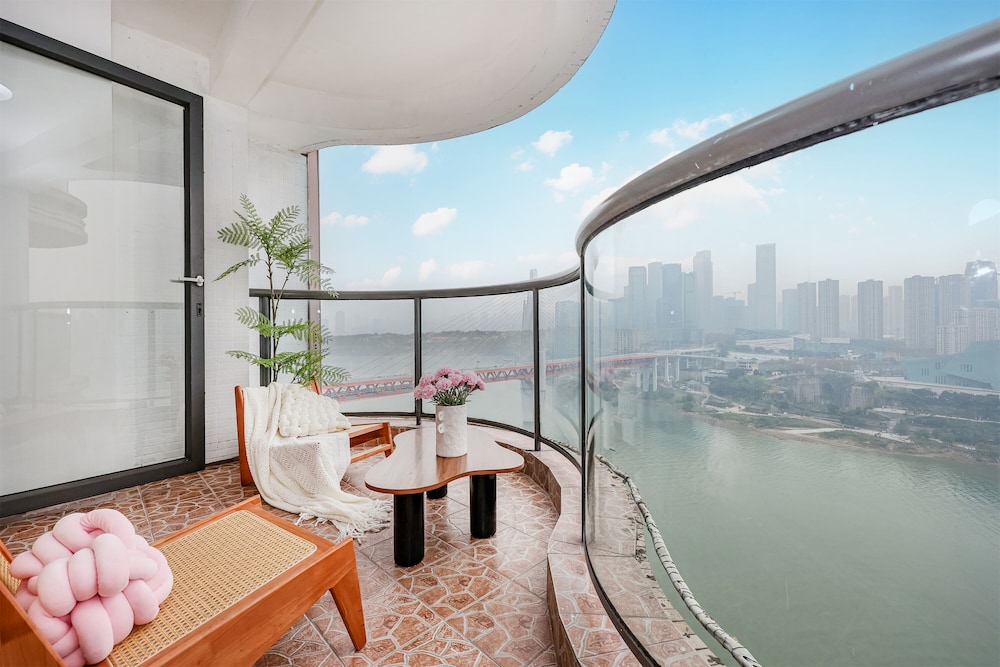 Baihong Riverview Drone Show Apartment 23/50