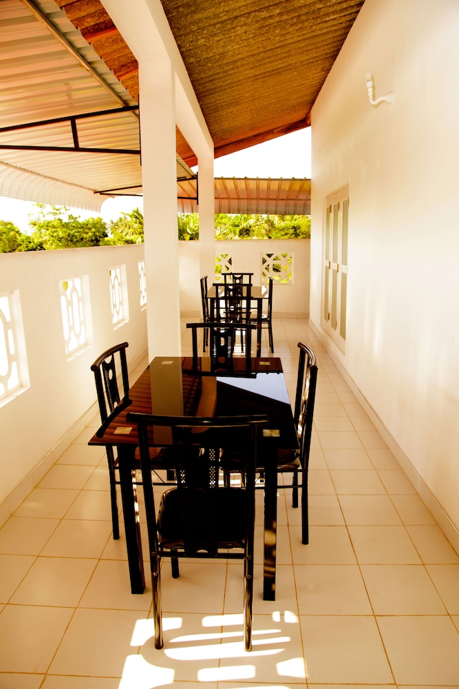 River Side Hotel Katunayake 31/42