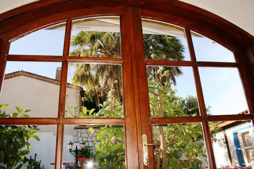 Alacati Gaia Otel 30/50