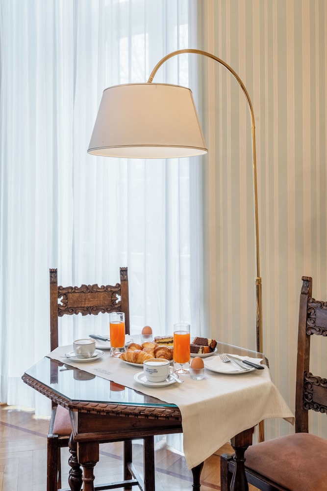 Hotel Roma E Rocca Cavour 63/82
