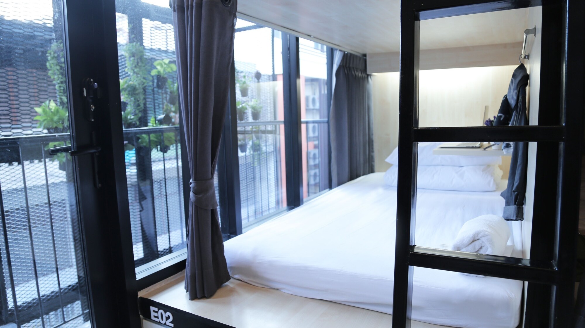 MIXED DORM, 6 BEDS