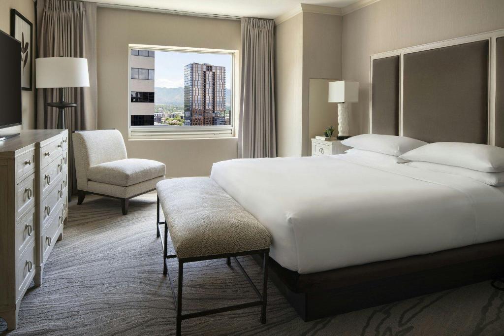 جناح رئاسي بسرير كينج بإطلالة على المدينة مع أريكة، Salt Lake City Marriott City Center 2/7