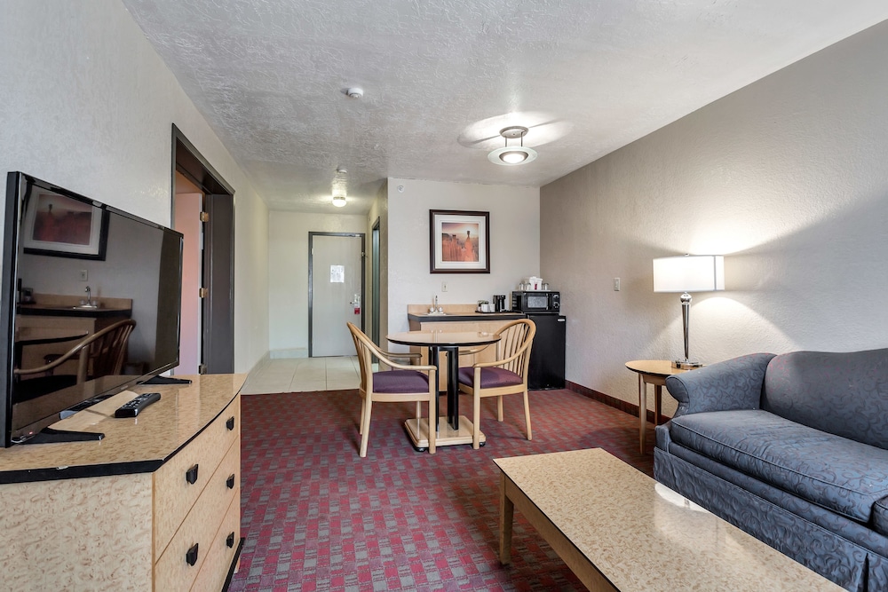 Clarion Inn Salt Lake City Airport 42/63