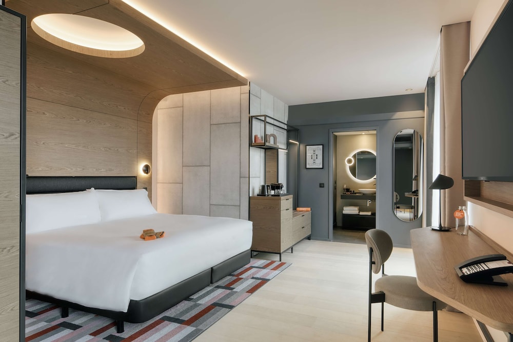 EIFFEL, ESCAPE, TERRACE