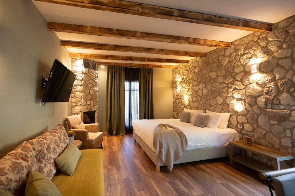 Rouista Tzoumerka Resort 12/50