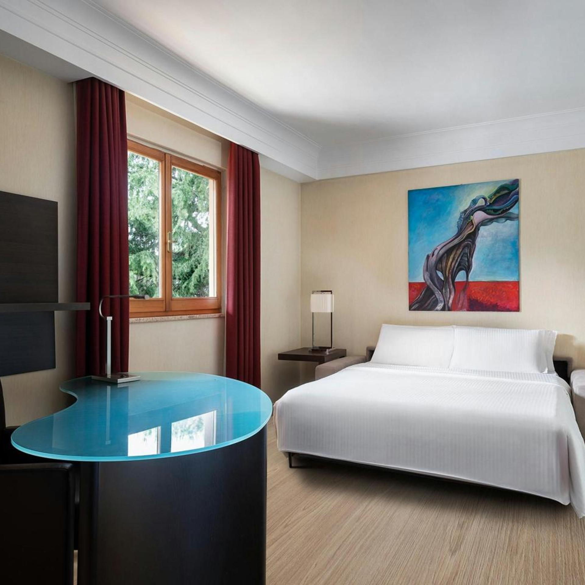 2 Rooms, Suite, King Bed, Dome View, Sofa