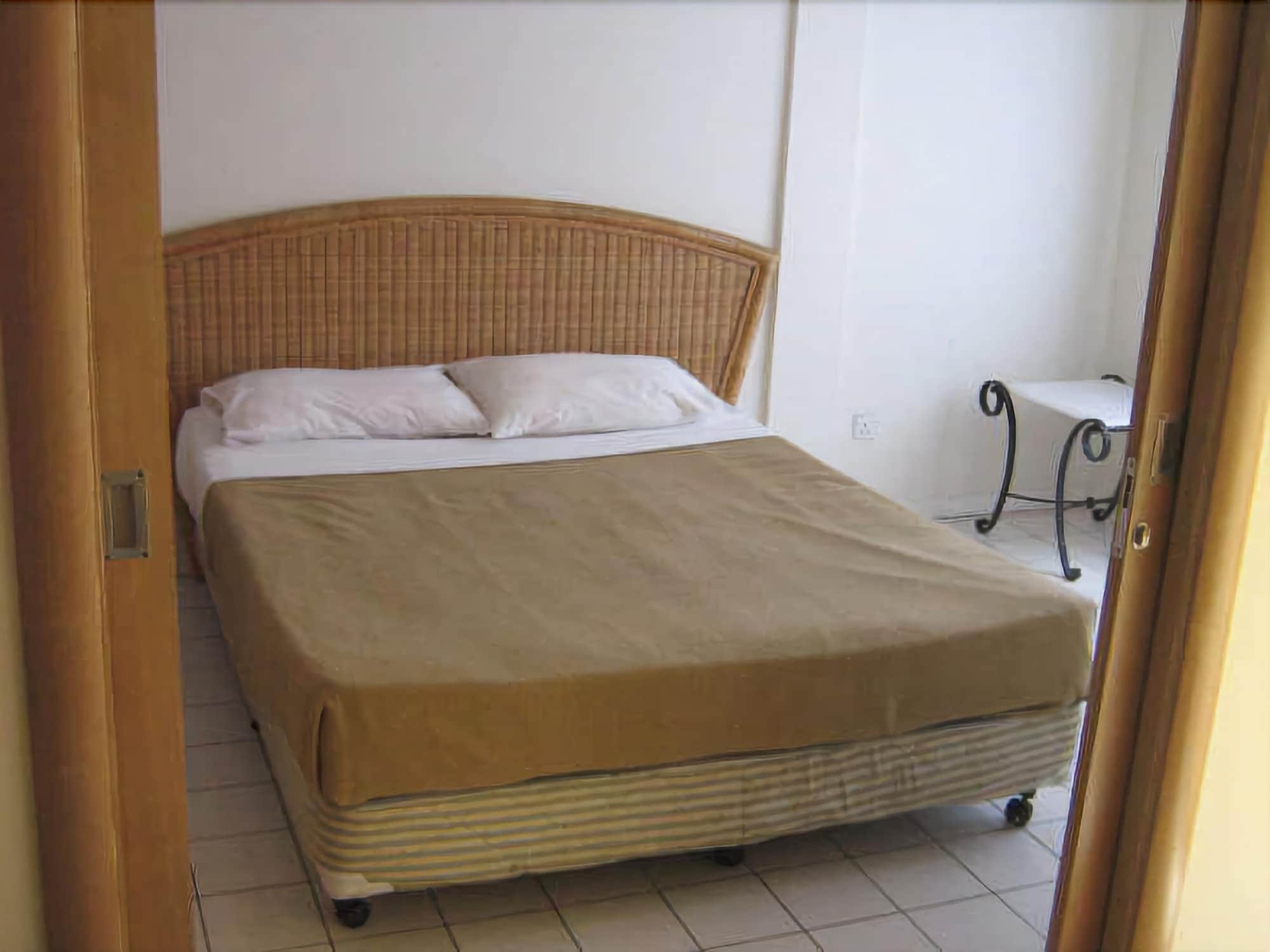 1 BEDROOM, APARTMENT