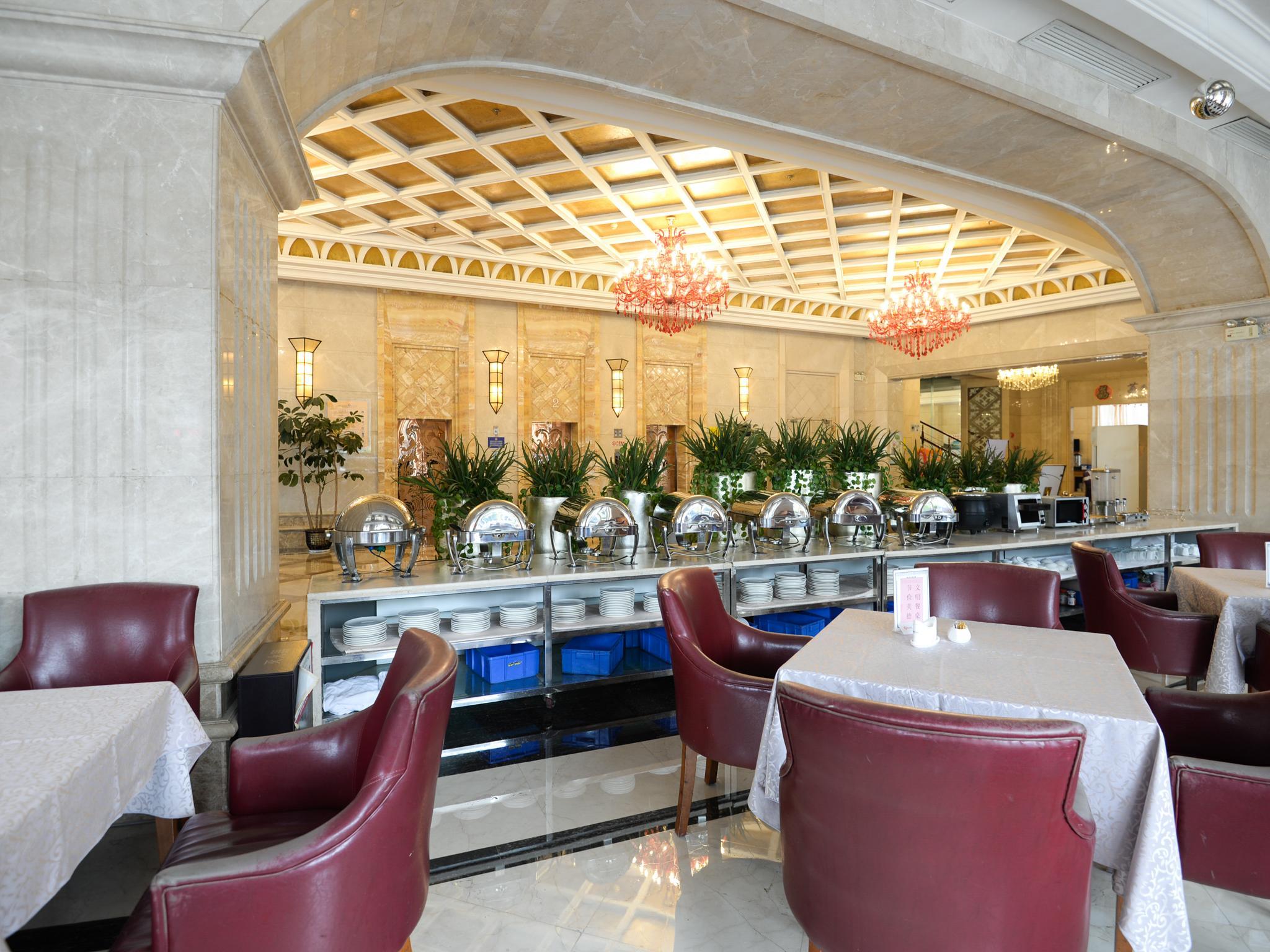 Regency Hotel 48/56