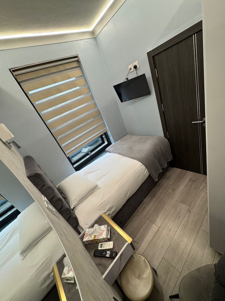 Park Avenue Hotel 21/61