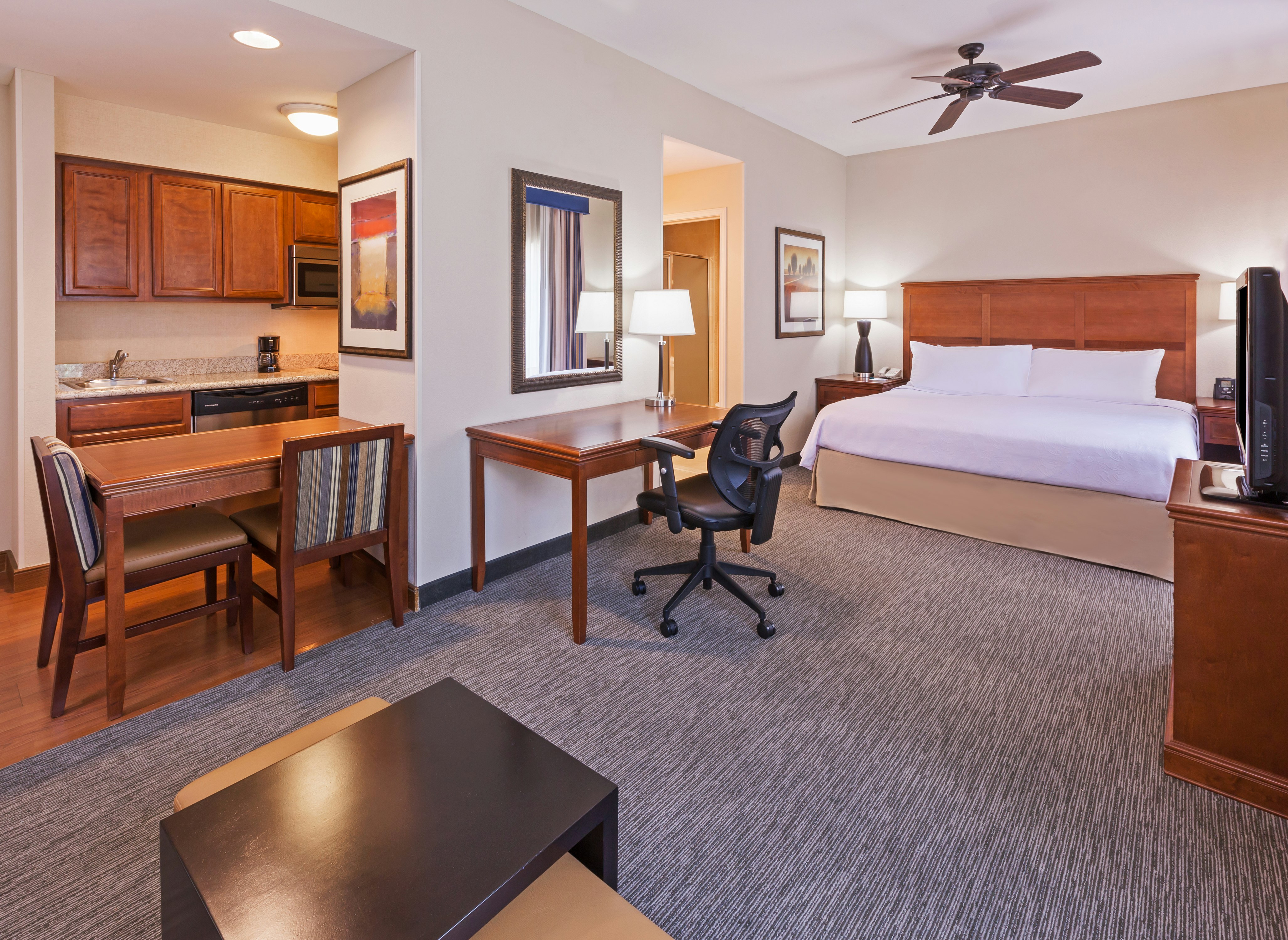 STUDIO, SUITE, KING BED