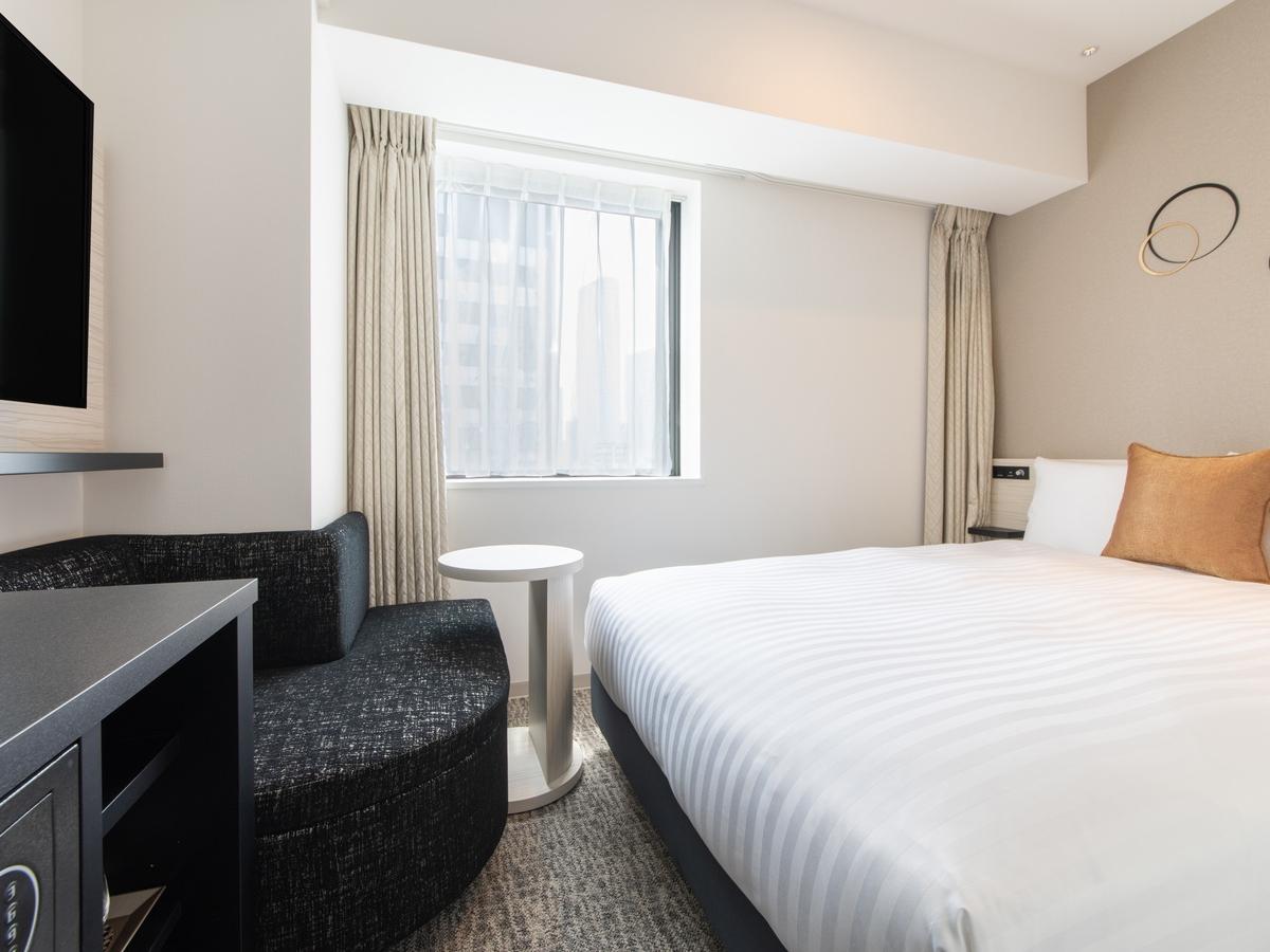 SEMI ROOM, MODERATE, SEMI DOUBLE BED