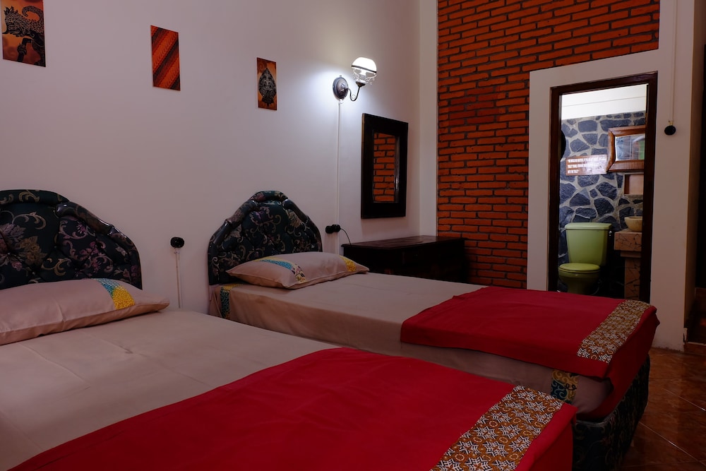 KAMPOENG DJAWA GUESTHOUSE 7/15
