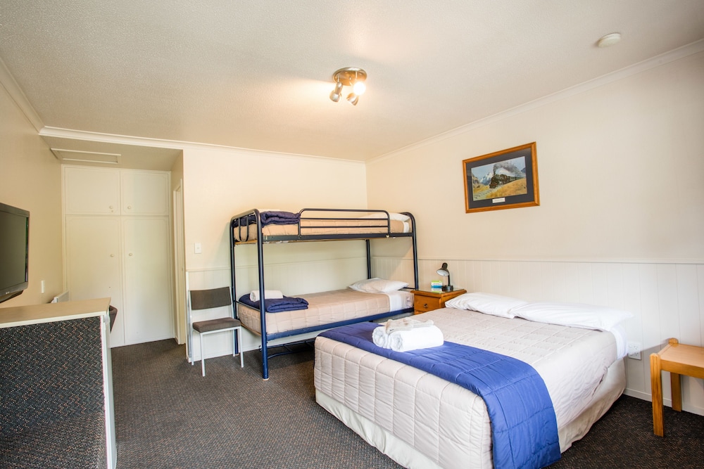 Te Anau Top 10 Holiday Park 19/58