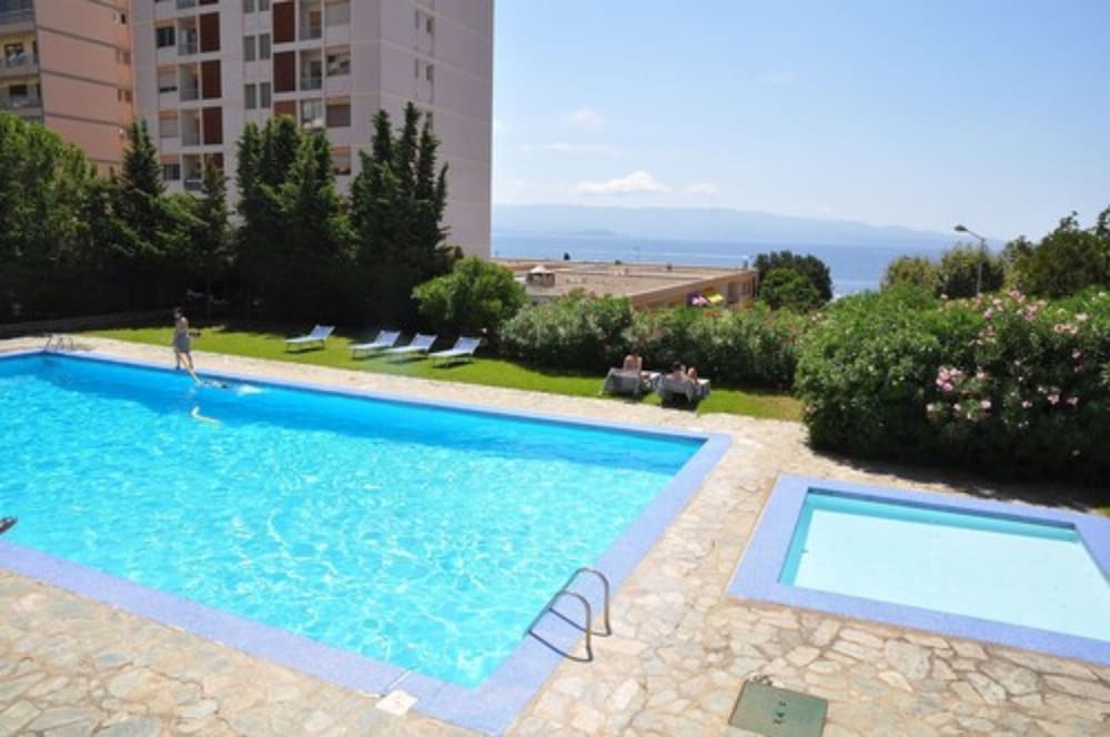 Sun Beach Hotel 49/50