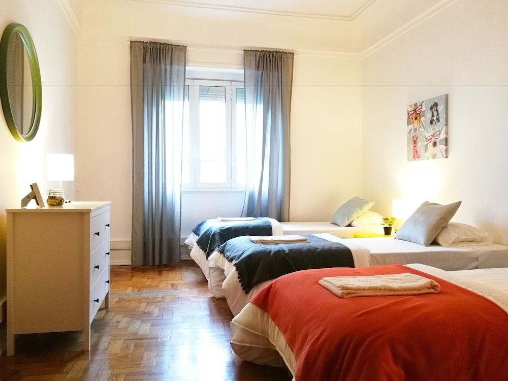 ROOM, QUADRUPLE, PRIVATE BATHROOM
