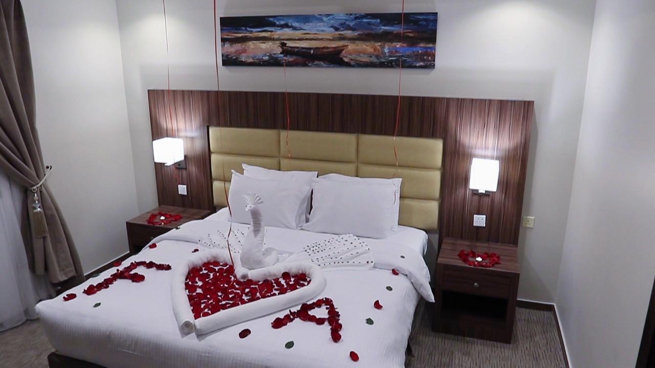 JUNIOR SUITE