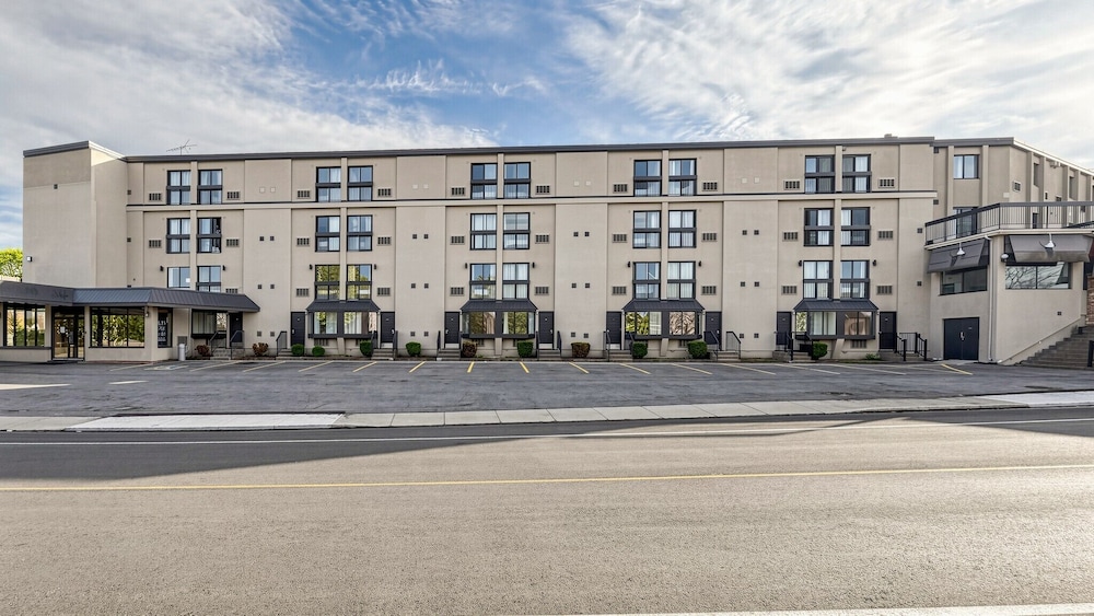 River Rapids Inn 4/57