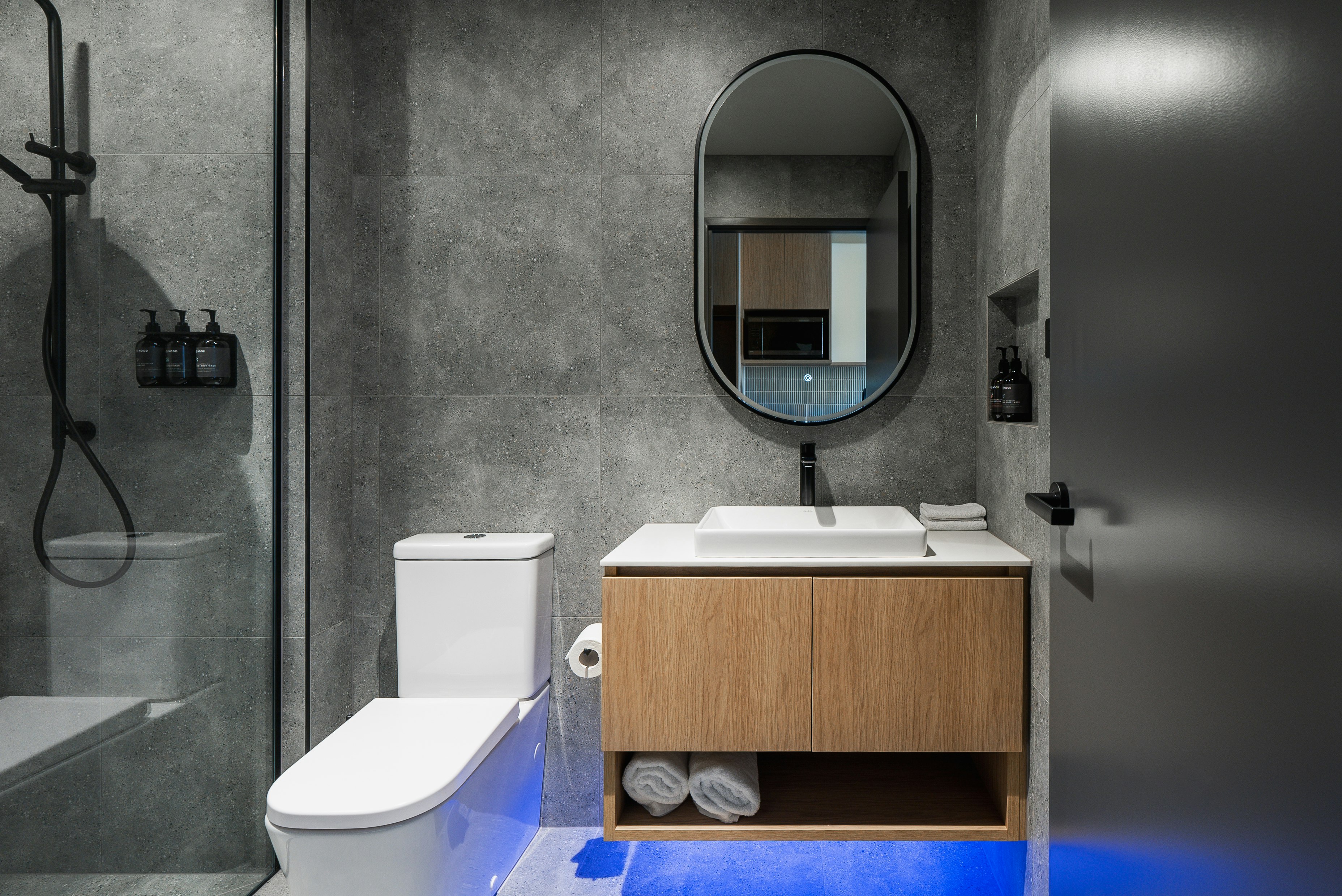 One North Terrace 38/43