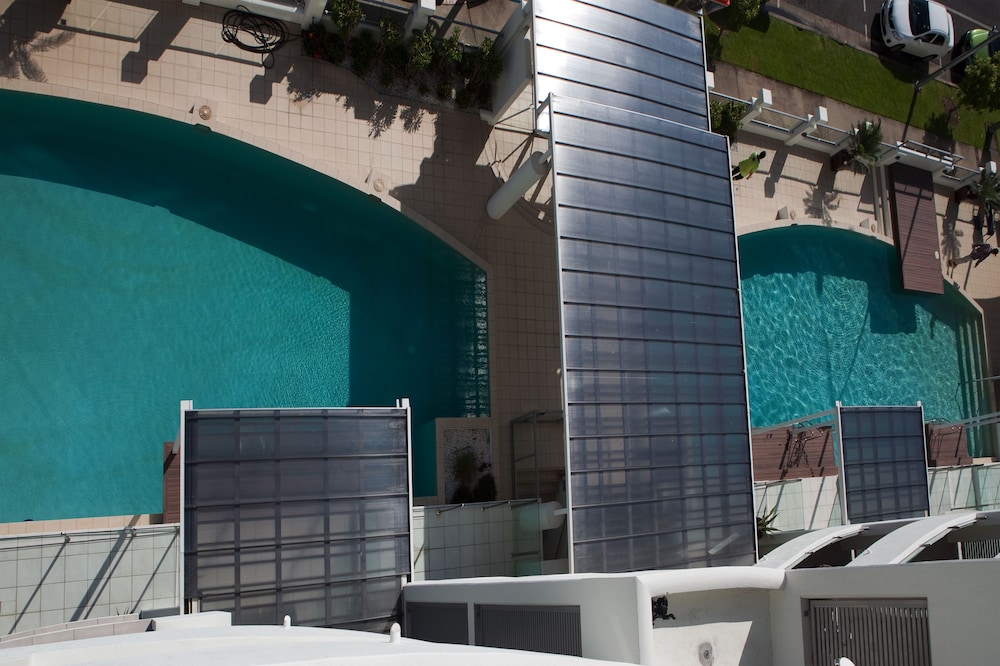 Waters Edge Apartments 46/50
