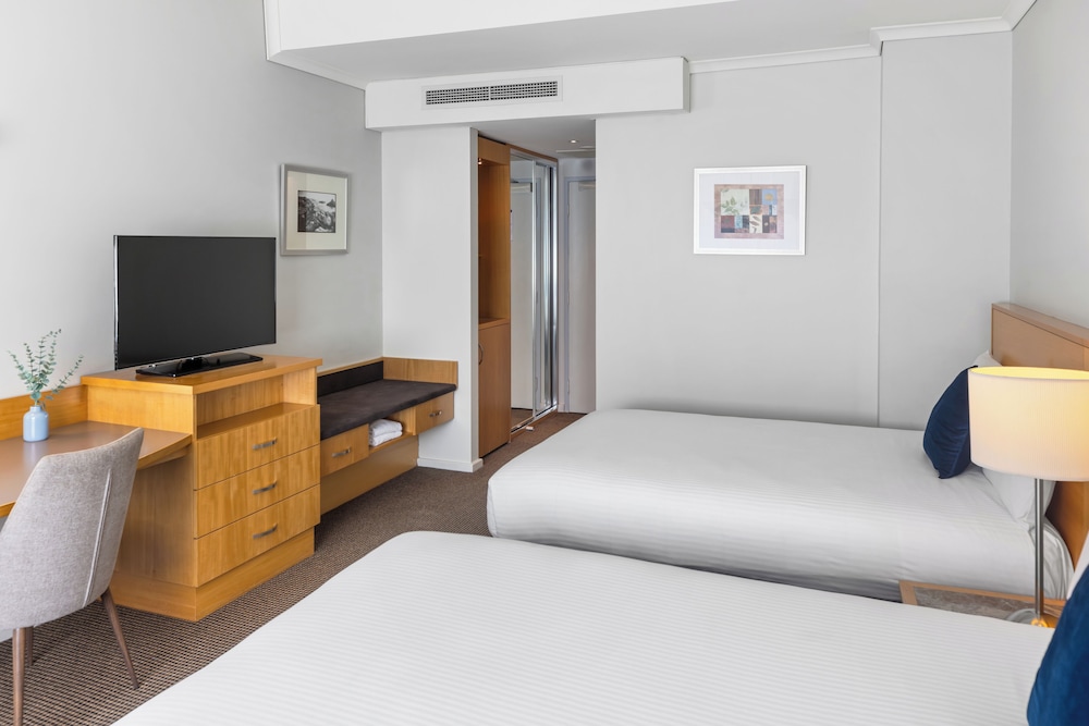 Classic, 2 Double Beds, Novotel Perth Langley 9/10