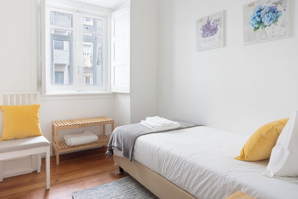 4 BEDROOMS, FAMILY, APARTMENT, CITY VIEW, KITCHEN