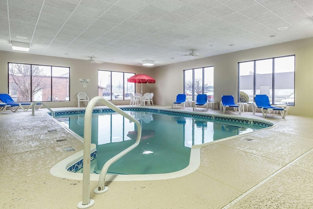 Comfort Inn Alton near I-255 42/47
